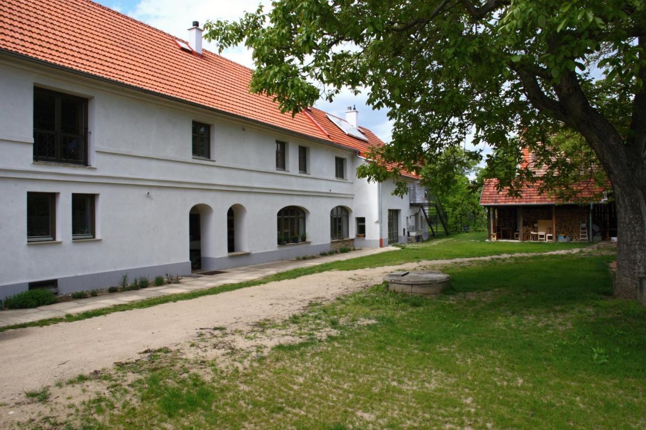 Ubytovani Na Statku Vedomice Kültér fotó